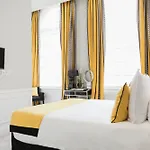 Hotel Clarance Lila