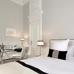 Clarance Hotel Lila