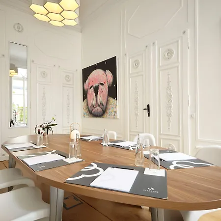 Clarance Hotel 5*