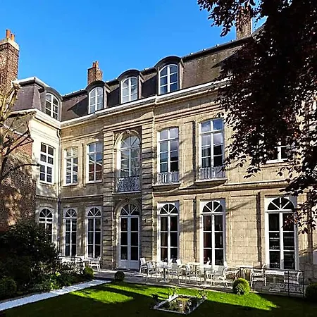 Clarance 5* Lille