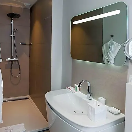 Clarance Hotel 5*