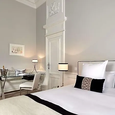 Clarance 5* Lille